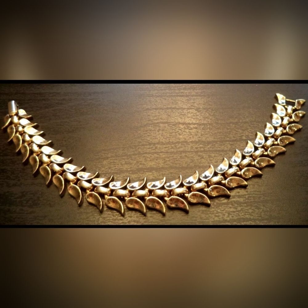 RARE VINTAGE SIGNED TRIFARI PAT PEND GOLD TONE 7 1/8" BRACELET EXCELLENT 1950